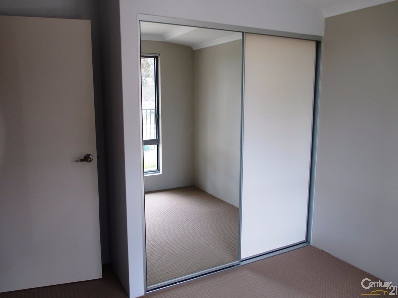 199 Lake Valley Drive, Lakelands WA 6180