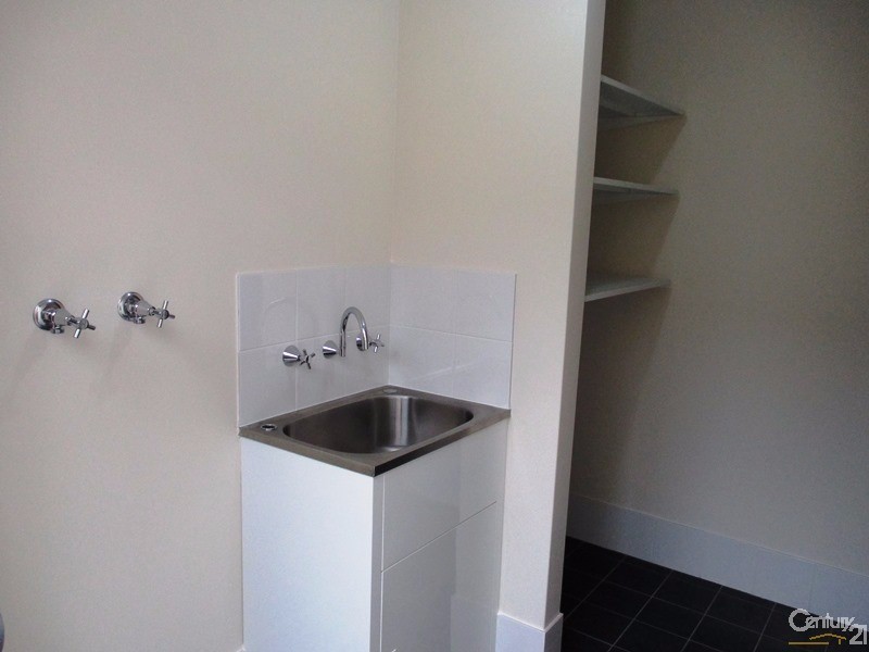 199 Lake Valley Drive, Lakelands WA 6180