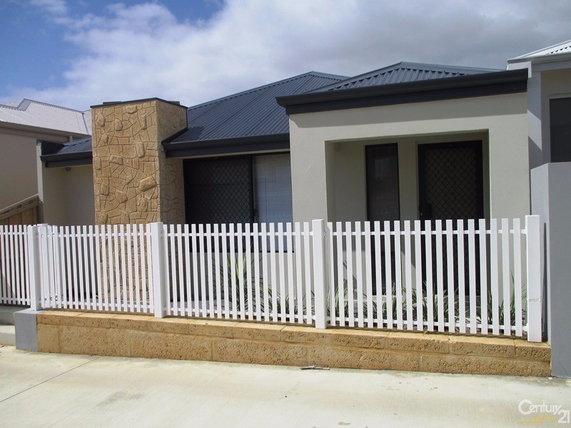 3 Tamarind Lane, Halls Head WA 6210