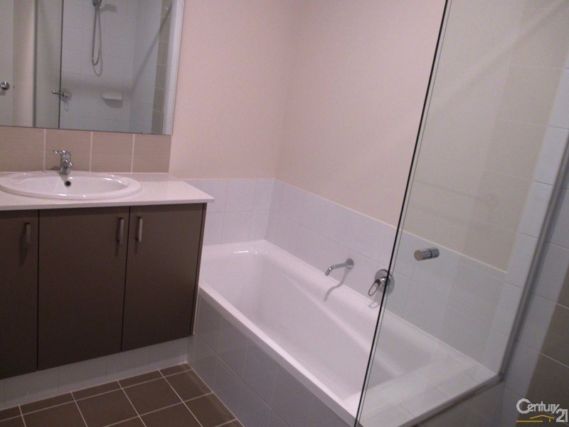 3 Tamarind Lane, Halls Head WA 6210