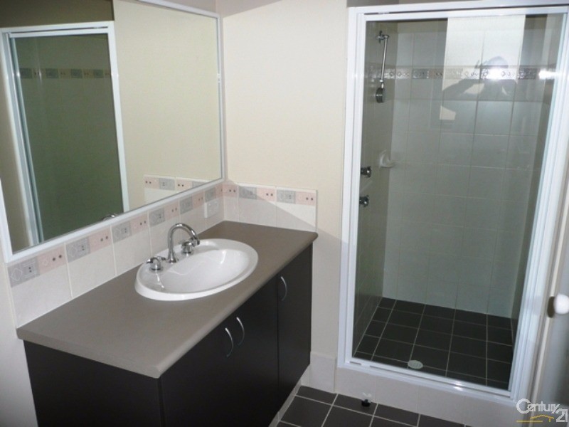 10 Pingle Drive, Greenfields WA 6210