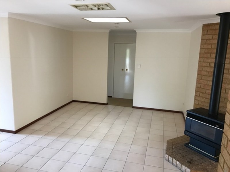 3 Muirfield Court, Halls Head WA 6210