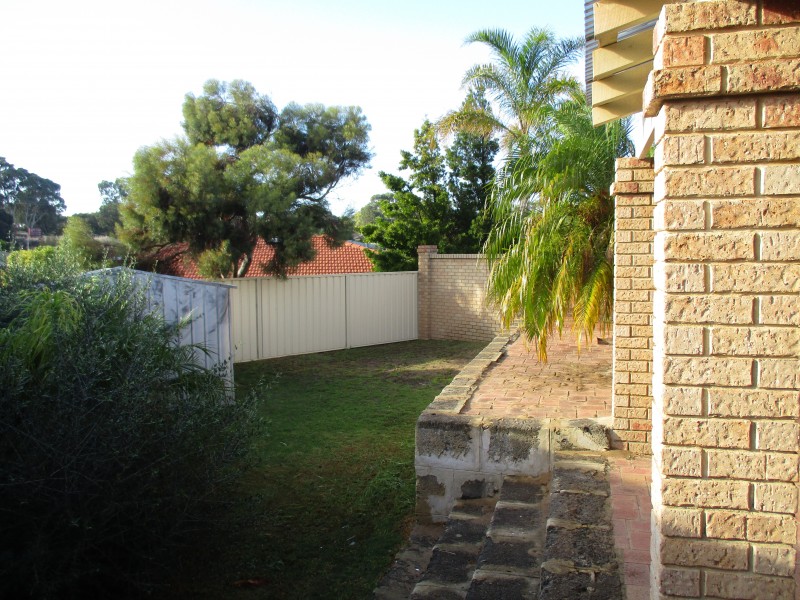 3 Muirfield Court, Halls Head WA 6210