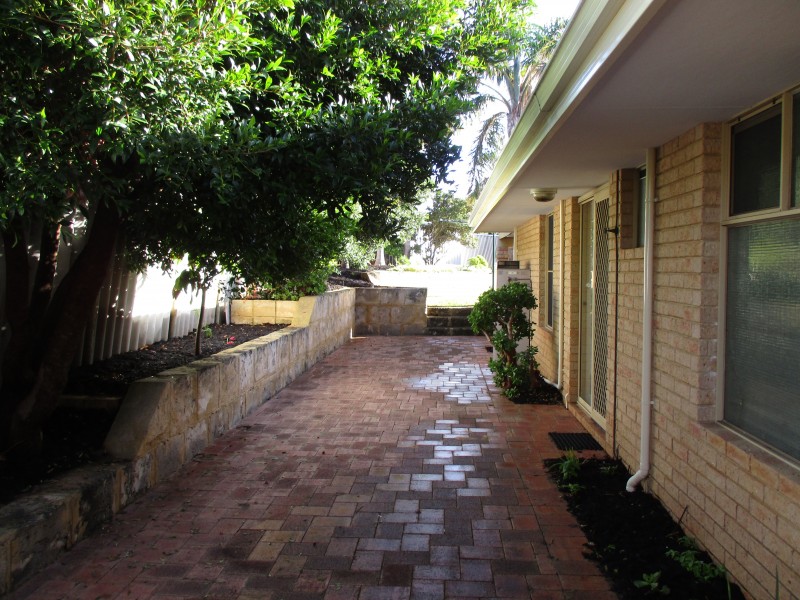 3 Muirfield Court, Halls Head WA 6210