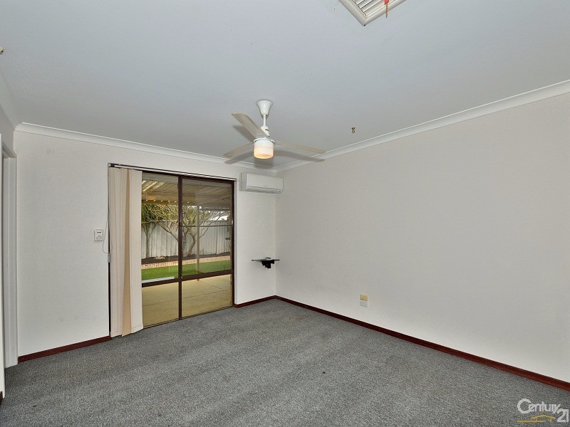 8 Rochester Way, Meadow Springs WA 6210