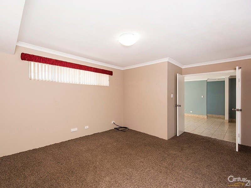 8 Evella Cove, Lakelands WA 6180