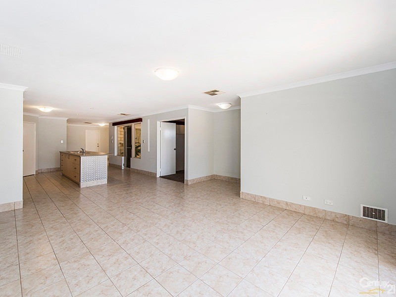 8 Evella Cove, Lakelands WA 6180