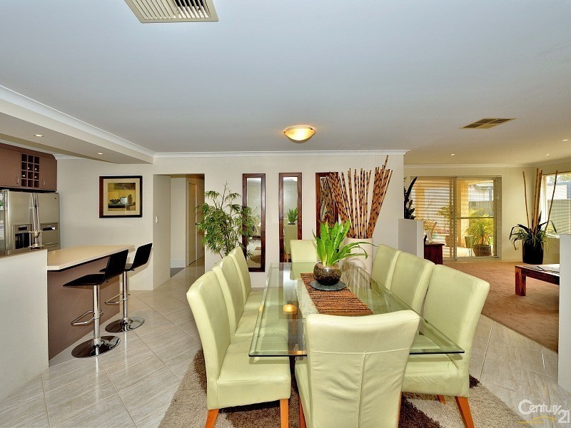 36 Hudson Drive, Dudley Park WA 6210