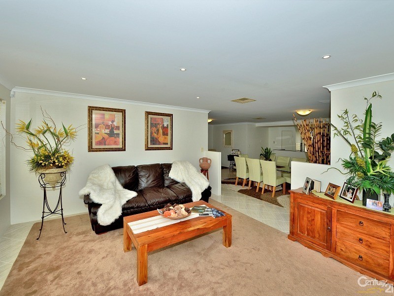 36 Hudson Drive, Dudley Park WA 6210