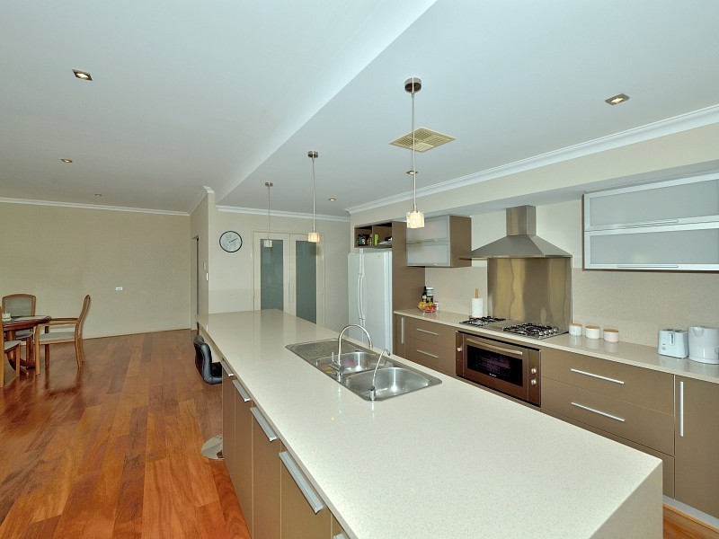 11 Cohen Vista, Lakelands WA 6180