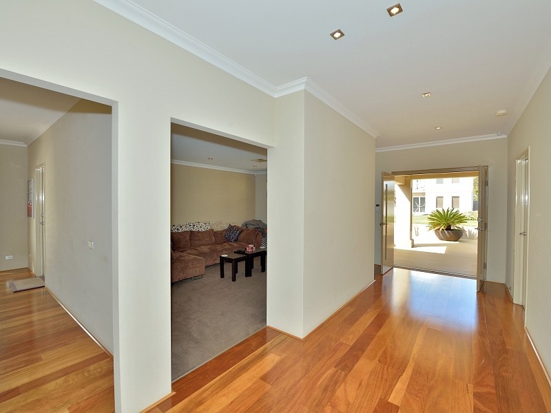 11 Cohen Vista, Lakelands WA 6180