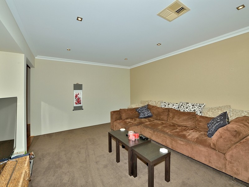 11 Cohen Vista, Lakelands WA 6180