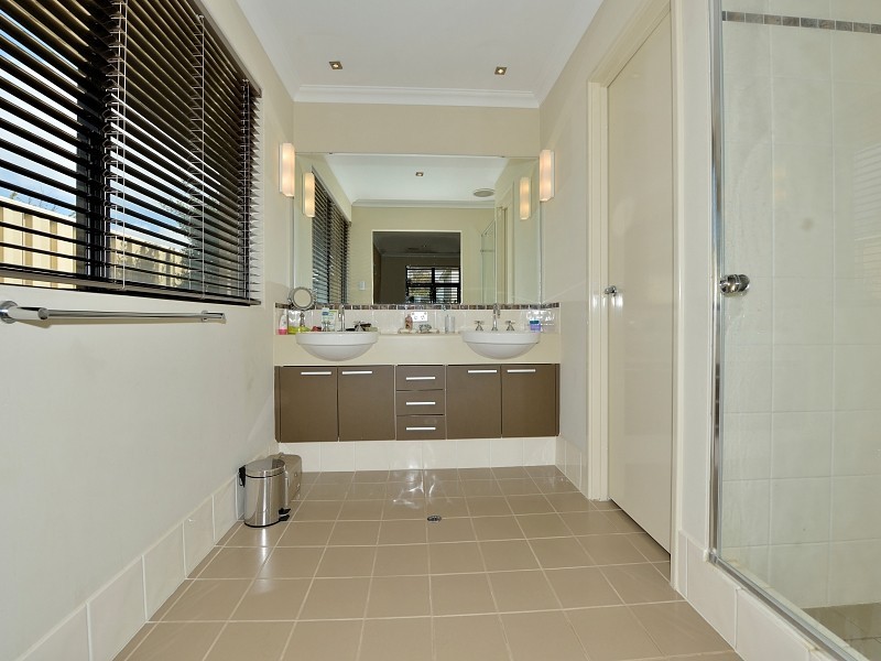 11 Cohen Vista, Lakelands WA 6180