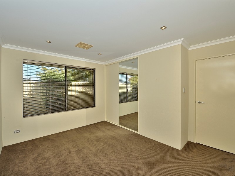 11 Cohen Vista, Lakelands WA 6180