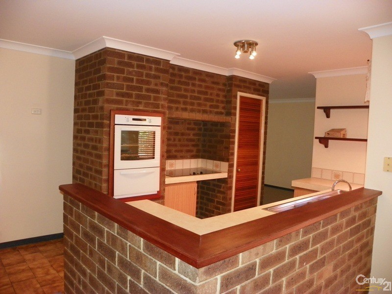 63 Chalmers Avenue, Waikiki WA 6169