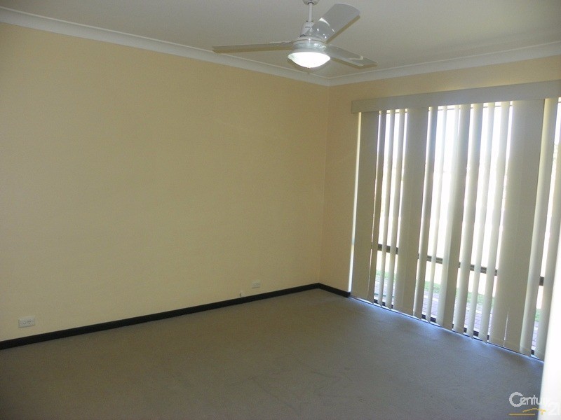 63 Chalmers Avenue, Waikiki WA 6169
