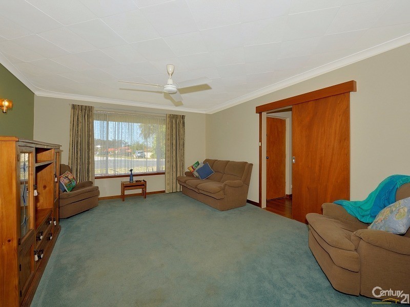 12 Leigh Street, Dudley Park WA 6210