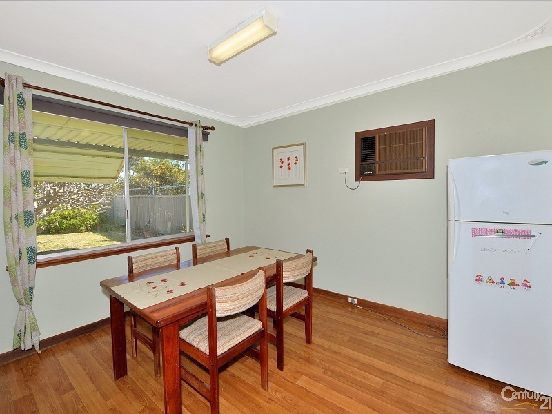 12 Leigh Street, Dudley Park WA 6210
