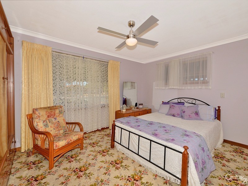 12 Leigh Street, Dudley Park WA 6210