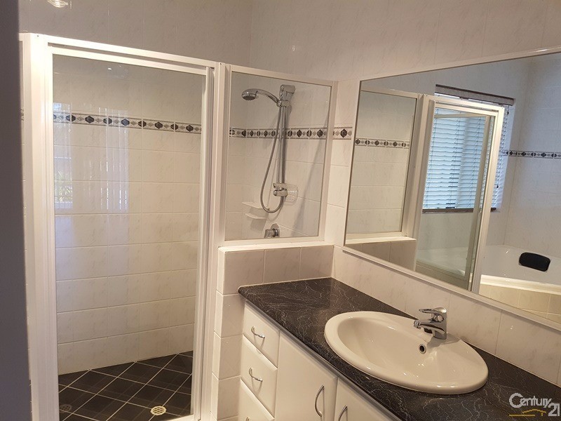 11 Stevenson Street, Dudley Park WA 6210