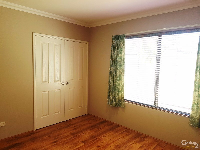 11 Stevenson Street, Dudley Park WA 6210