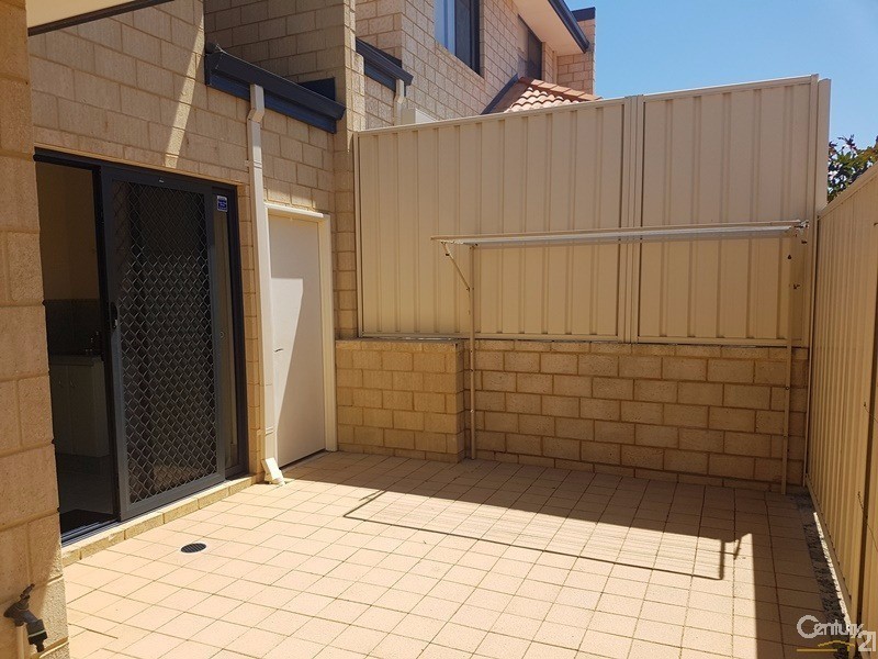 11 Stevenson Street, Dudley Park WA 6210