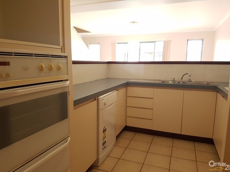 11/1 Waterside Drive, Dudley Park WA 6210