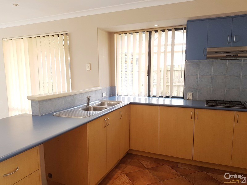 210 Peelwood Parade, Halls Head WA 6210