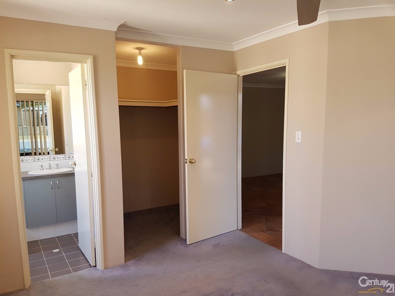 210 Peelwood Parade, Halls Head WA 6210