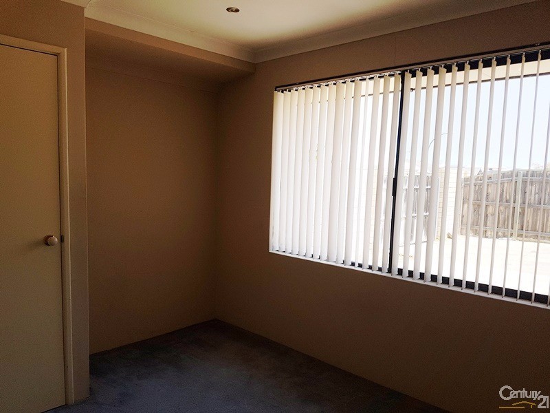 210 Peelwood Parade, Halls Head WA 6210