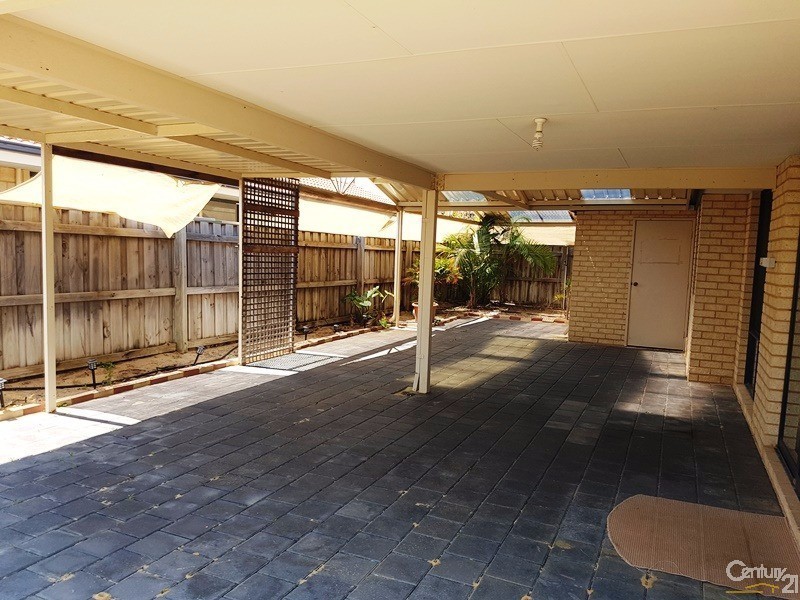 210 Peelwood Parade, Halls Head WA 6210