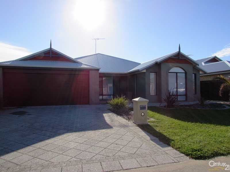 8 Quandong Parkway, Halls Head WA 6210