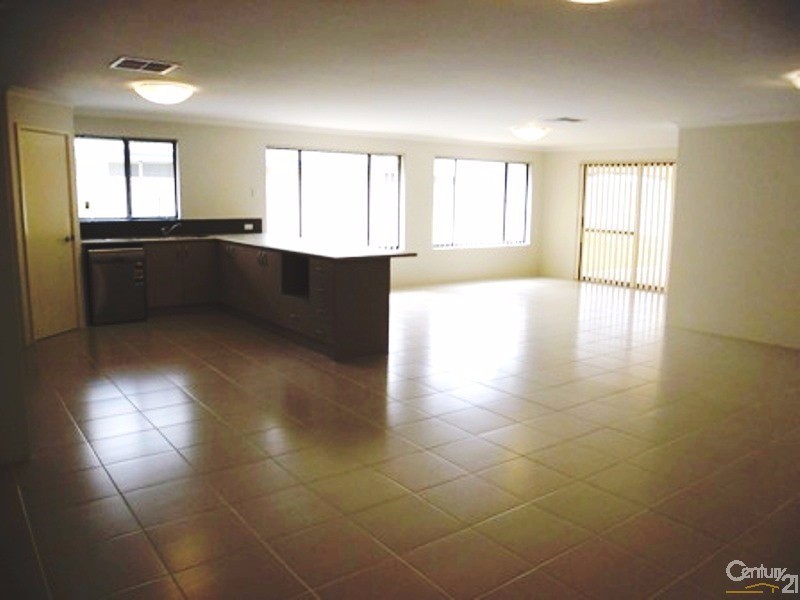 9 Burrill Rest, Lakelands WA 6180