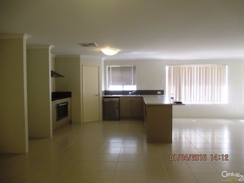 9 Burrill Rest, Lakelands WA 6180