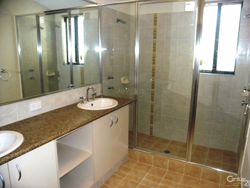 9 Burrill Rest, Lakelands WA 6180