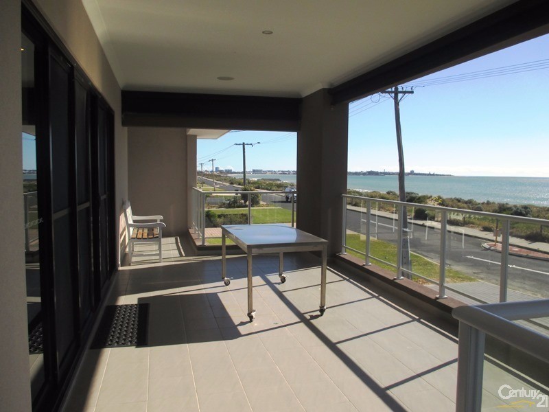 203 Ormsby Terrace, Silver Sands WA 6210