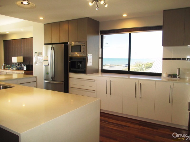 203 Ormsby Terrace, Silver Sands WA 6210