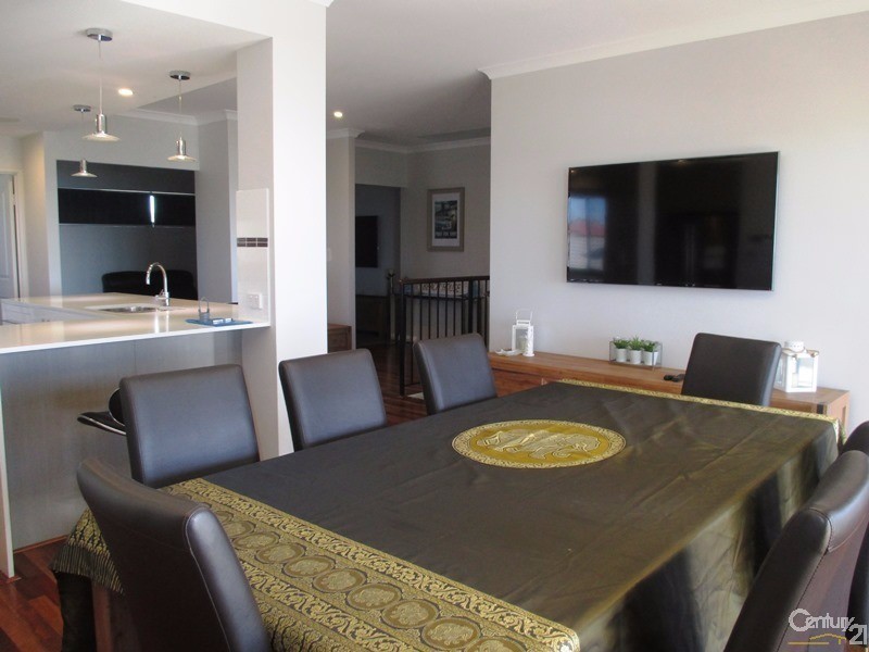 203 Ormsby Terrace, Silver Sands WA 6210