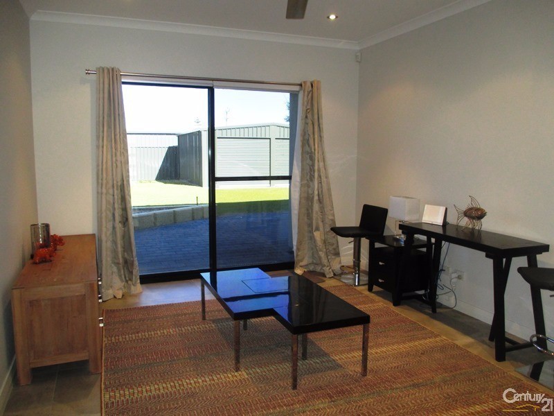 203 Ormsby Terrace, Silver Sands WA 6210