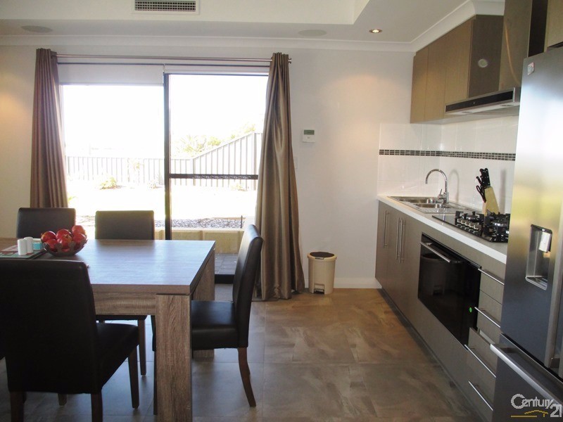 203 Ormsby Terrace, Silver Sands WA 6210