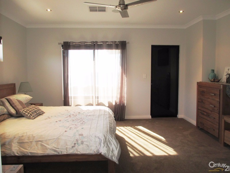 203 Ormsby Terrace, Silver Sands WA 6210