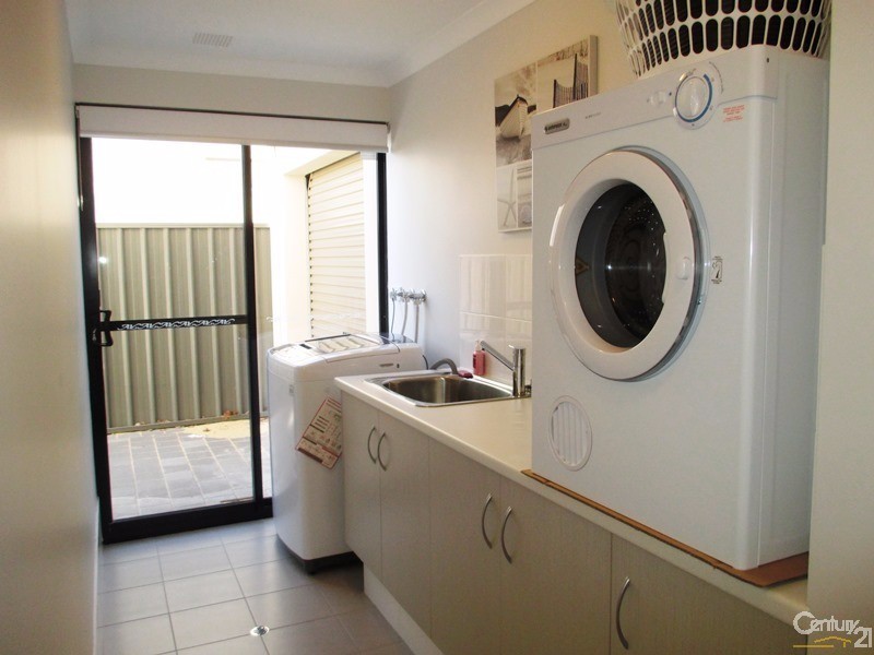 203 Ormsby Terrace, Silver Sands WA 6210