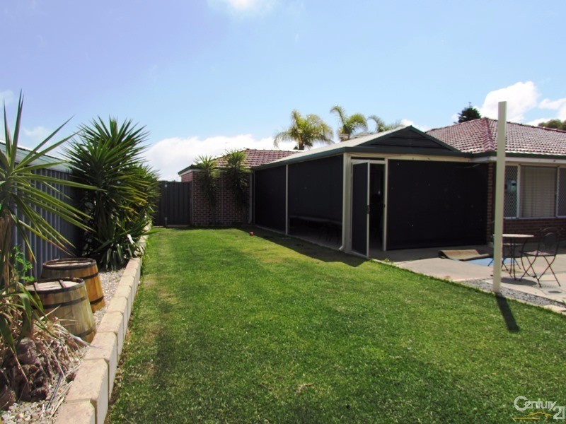 8 Killarney Retreat, Meadow Springs WA 6210