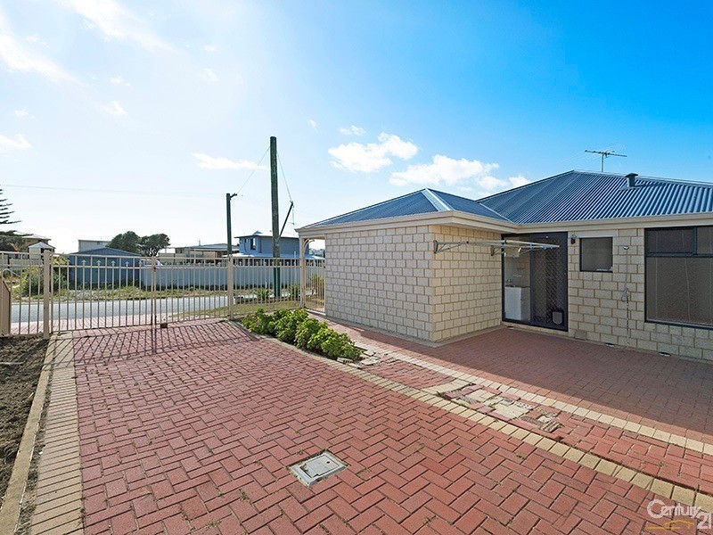 2 Gilmore Street, Madora Bay WA 6210