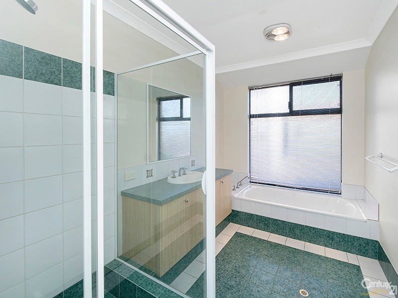 2 Gilmore Street, Madora Bay WA 6210