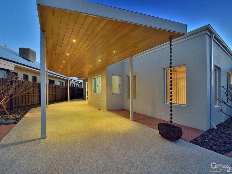 21 Sirrocco Drive, Mandurah Quays, Erskine WA 6210