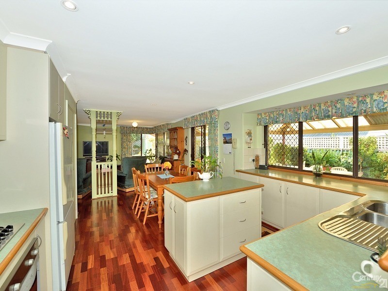1 Albatross Close, Halls Head WA 6210