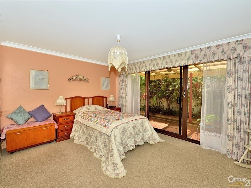 1 Albatross Close, Halls Head WA 6210