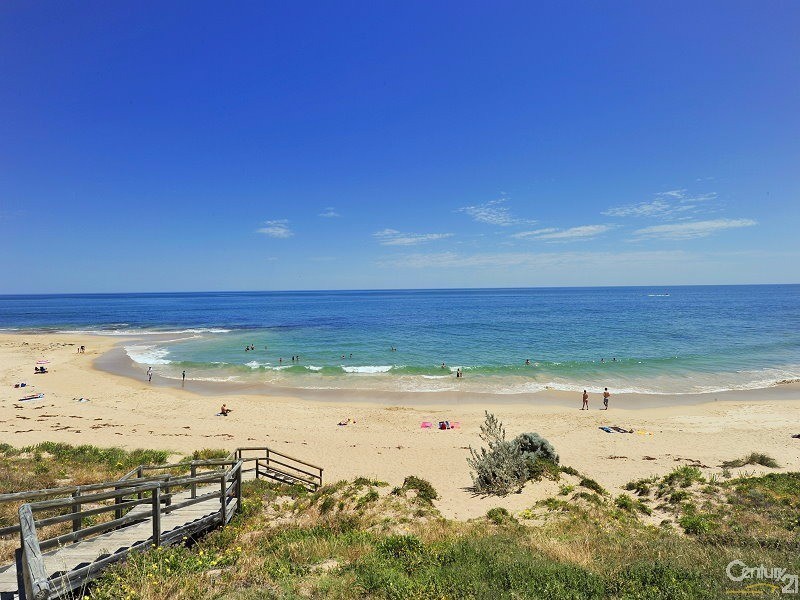 1 Albatross Close, Halls Head WA 6210
