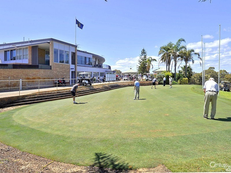 1 Albatross Close, Halls Head WA 6210